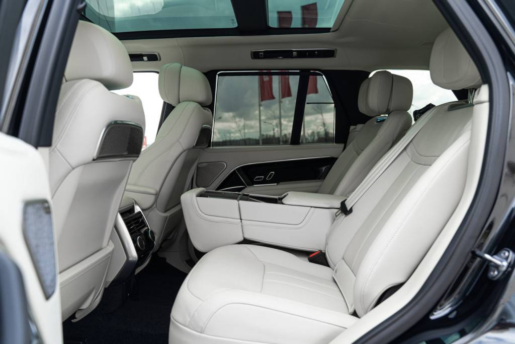 Land Rover Range Rover В6 3.0 дизель 350 л.с. гибрид Автобиография (Autobiography)