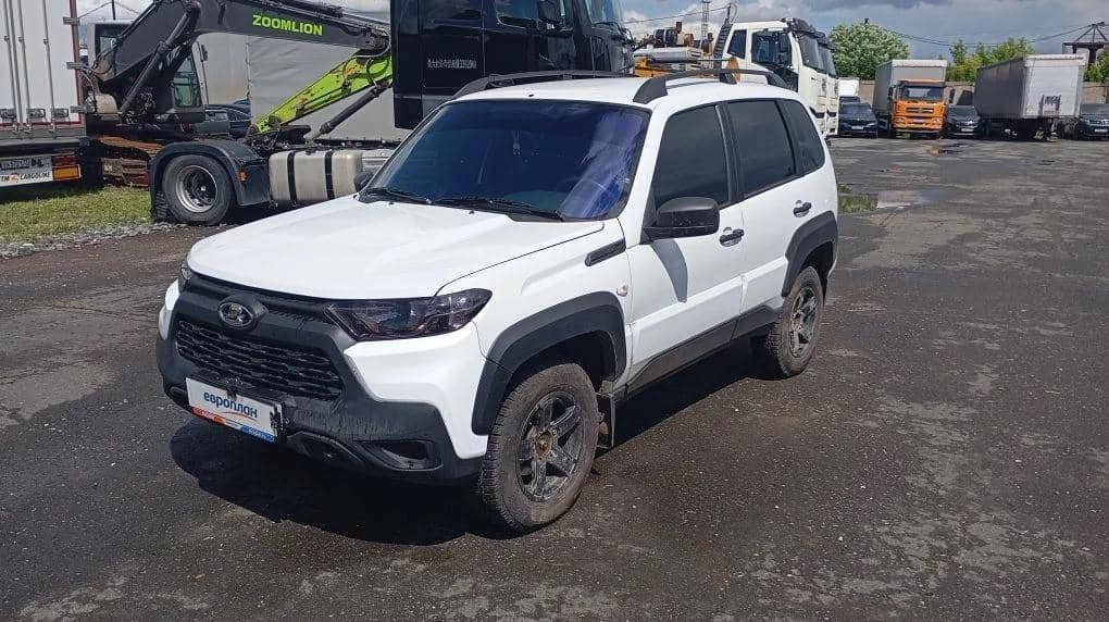 Lada Niva Travel