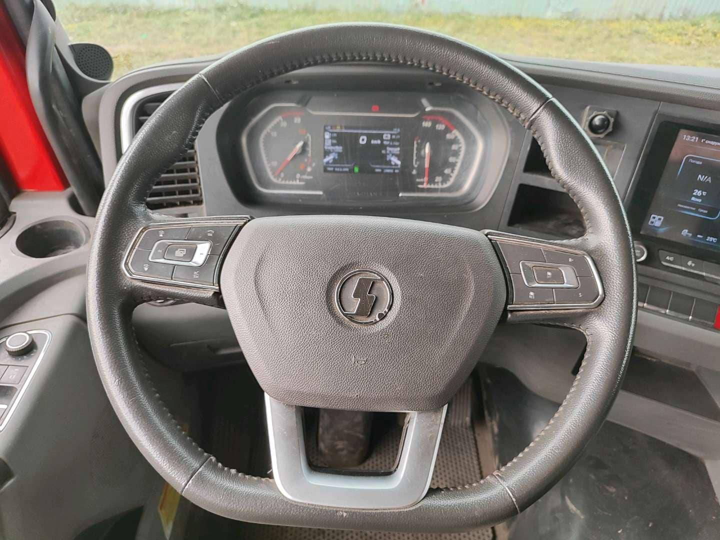 Shacman SX33186V366,  199 693 км, 2024 года в лизинг