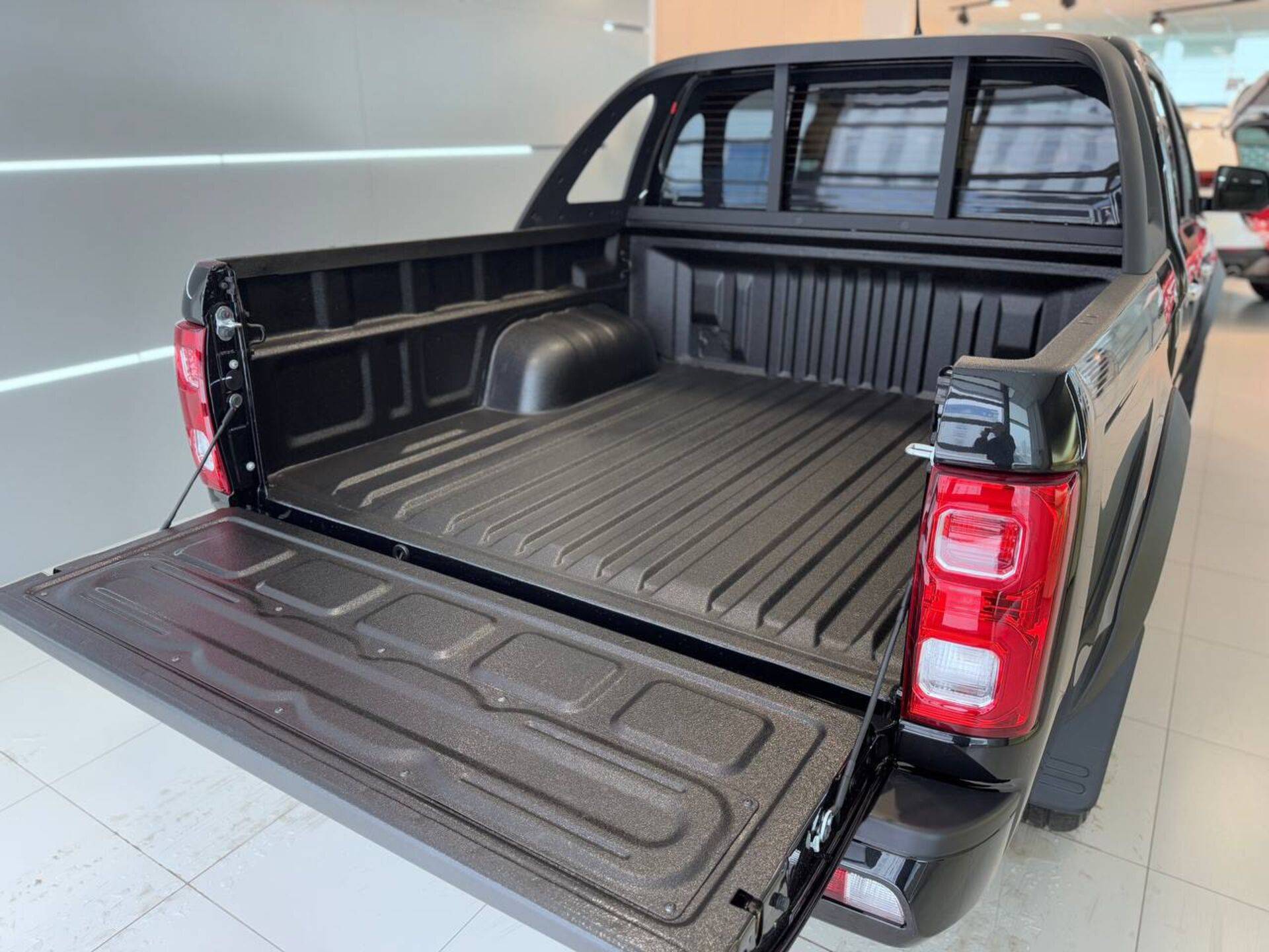 JAC T8 Pro Full Extra 2.4 MT 4WD