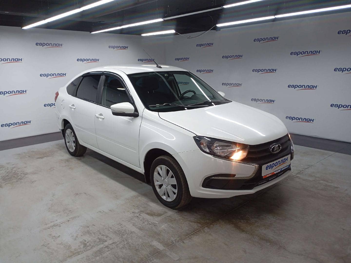 Lada Granta лифтбек,  102 035 км, 2023 года в лизинг