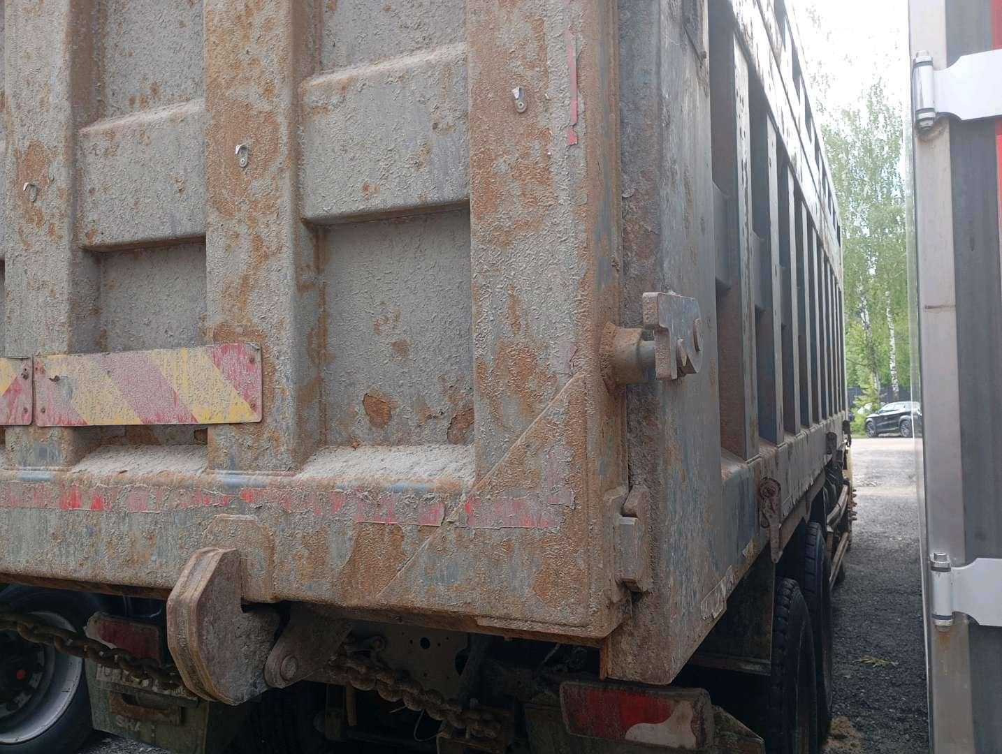 Shacman SX331863366 (скальный кузов),  300 000 км, 2022 года в лизинг