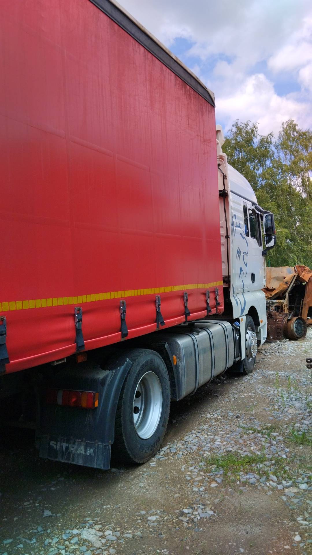 Sitrak C7H 4x2 ZZ4186V361HE,  274 796 км, 2023 года в лизинг