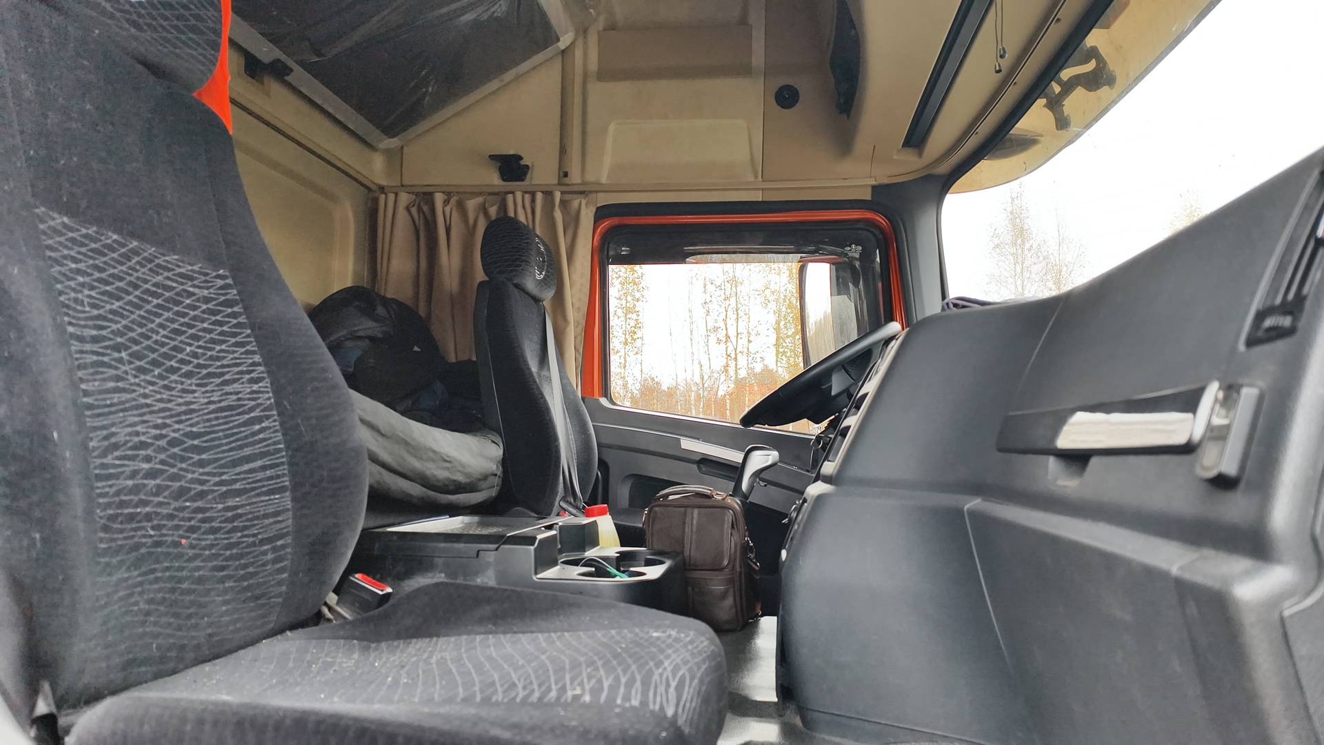 Shacman SX42584V324,  367 595 км, 2022 года в лизинг