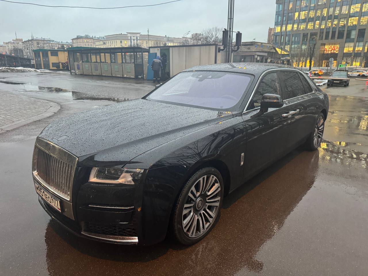 Rolls-Royce Ghost,  8 150 км, 2021 года в лизинг