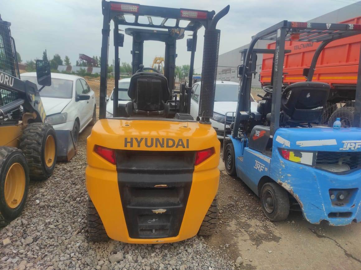 Hyundai 30D-9E