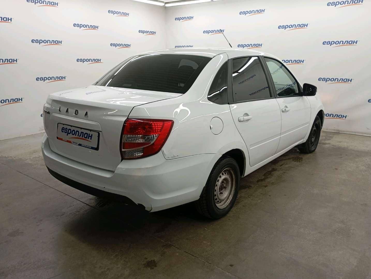 Lada Granta седан,  102 918 км, 2023 года в лизинг