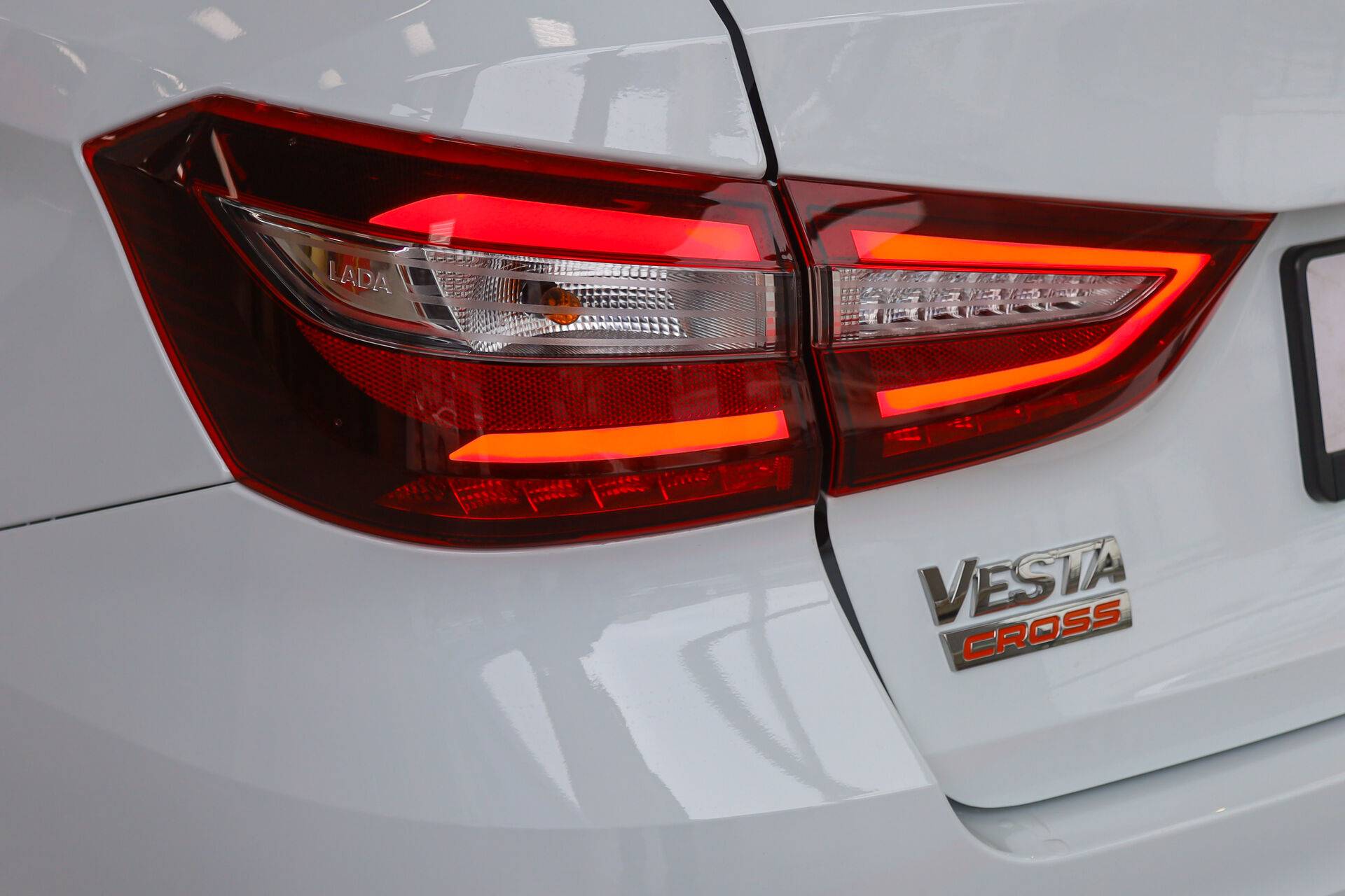 Lada Vesta SW Cross Life 24 1.8 122hp AT