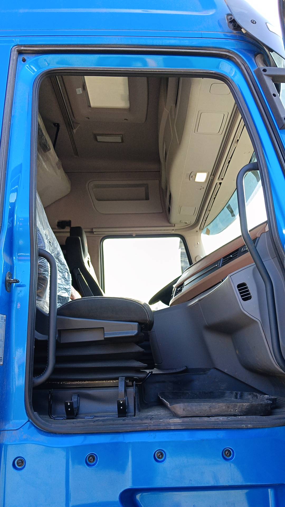 DongFeng GX DFH4180 4x2,  83 610 км, 2024 года в лизинг