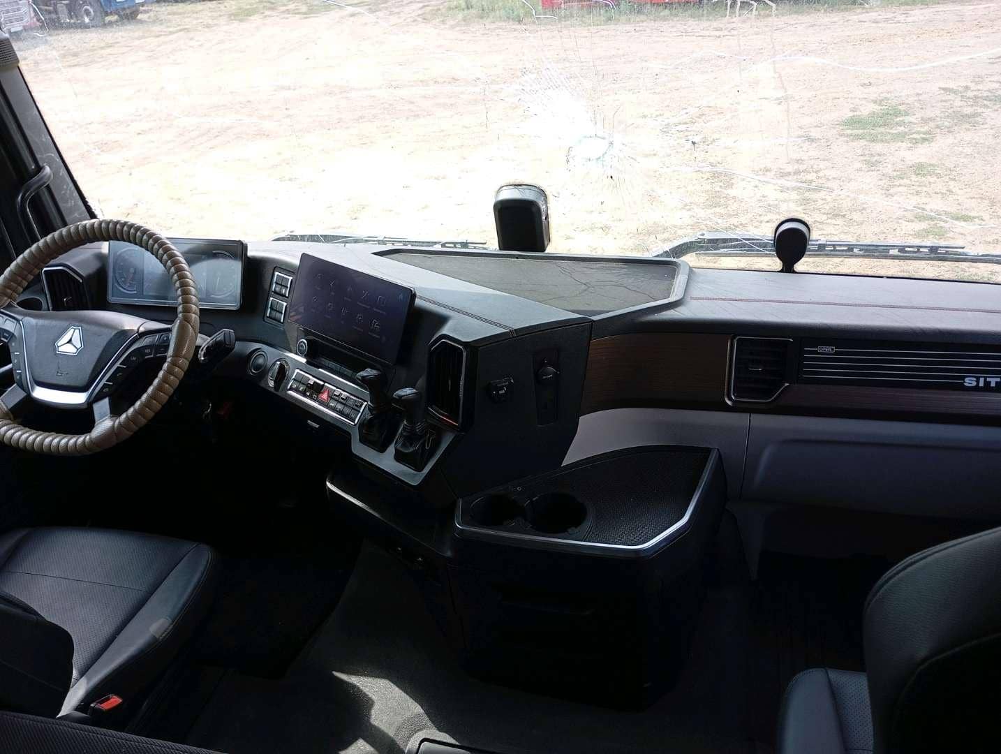 Sitrak С7Н MAX 6×4 ZZ4256V364HE,  180 049 км, 2023 года в лизинг