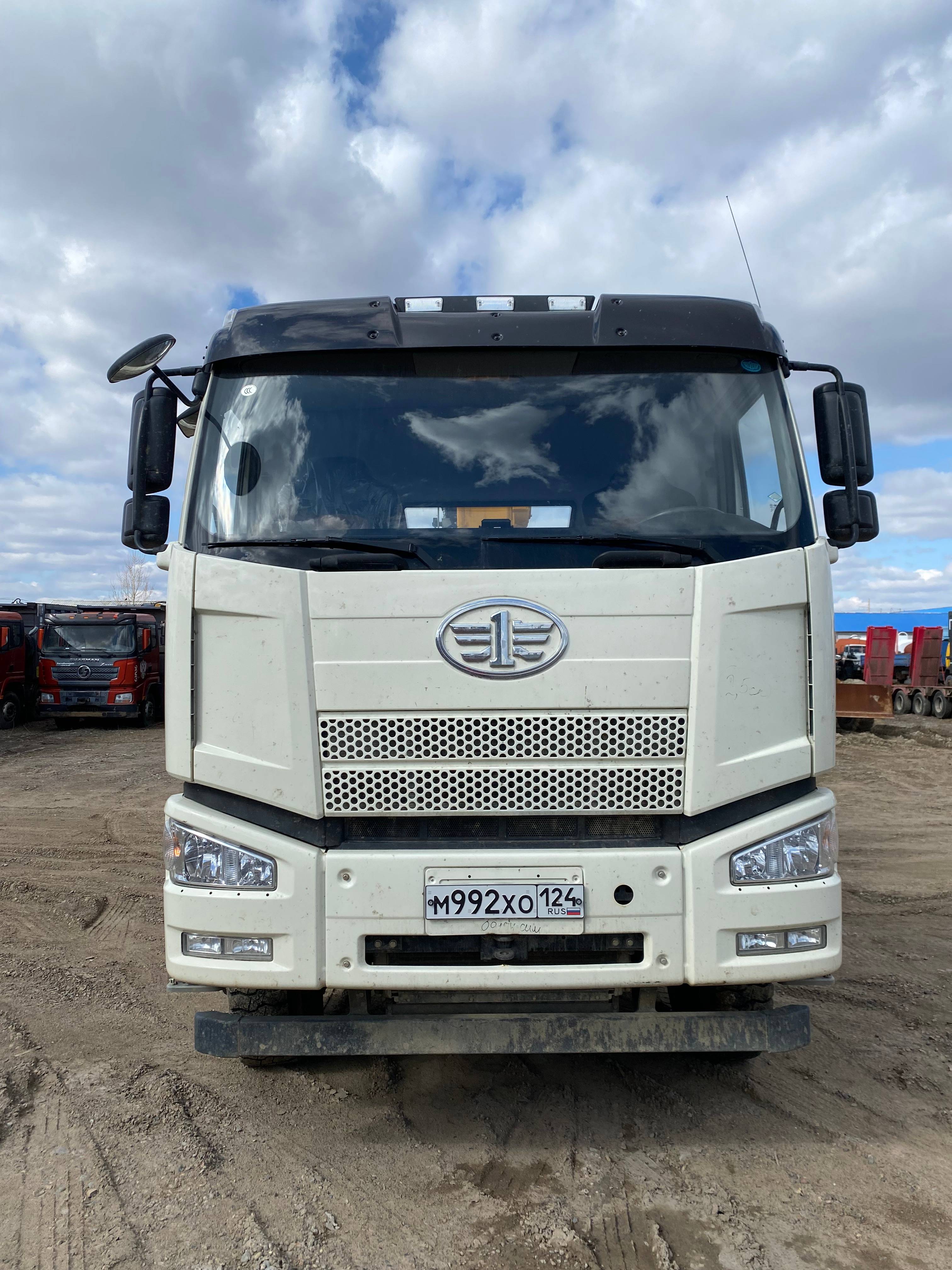 FAW CA3250P66K24L1TE5 6x6,  20 024 км, 2024 года в лизинг