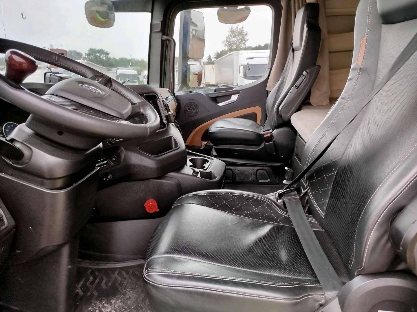 Shacman SX4188YY381,  294 774 км, 2023 года в лизинг