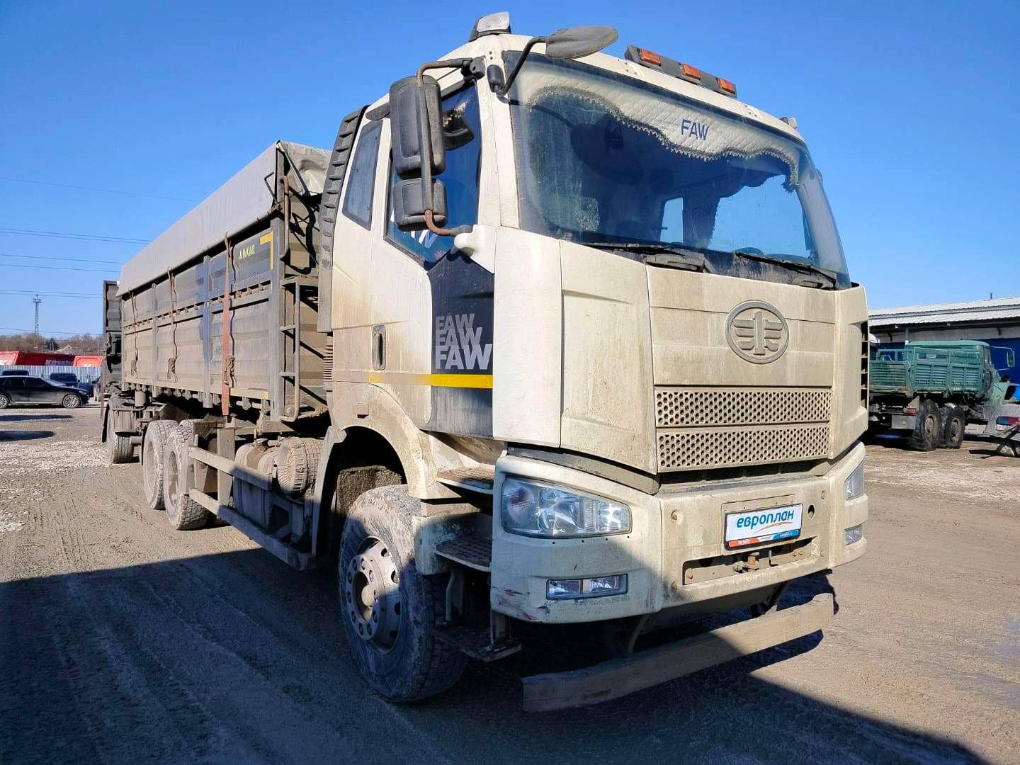 FAW CA3250P66K24T1E5 6х4,  130 404 км, 2022 года в лизинг