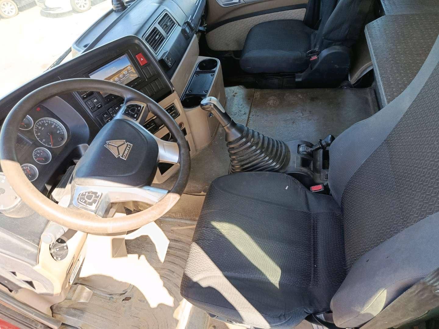 HOWO ZZ3256V384GE 6x4,  200 115 км, 2022 года в лизинг