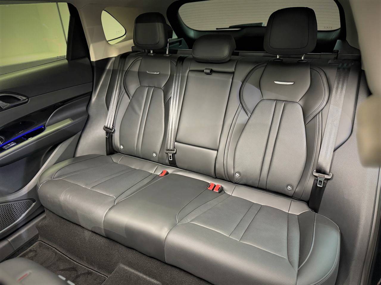 Hongqi HS3 Делюкс 2.0Т полный привод (Deluxe)