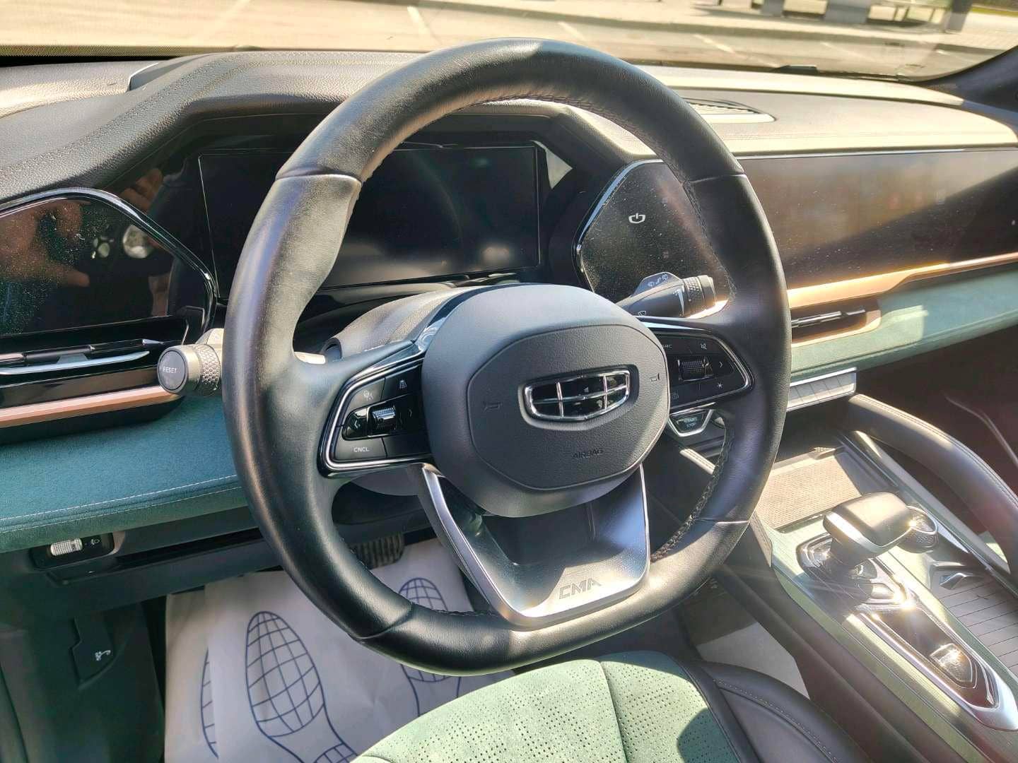 Geely Monjaro,  49 948 км, 2024 года в лизинг