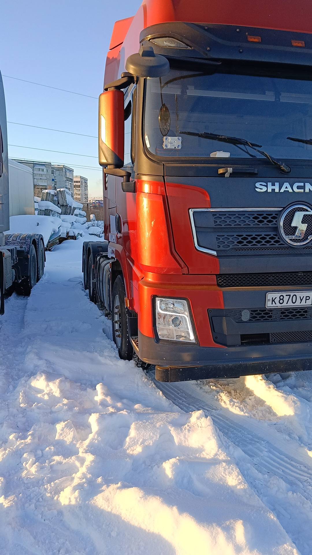 Shacman SX42584V324,  532 956 км, 2022 года в лизинг