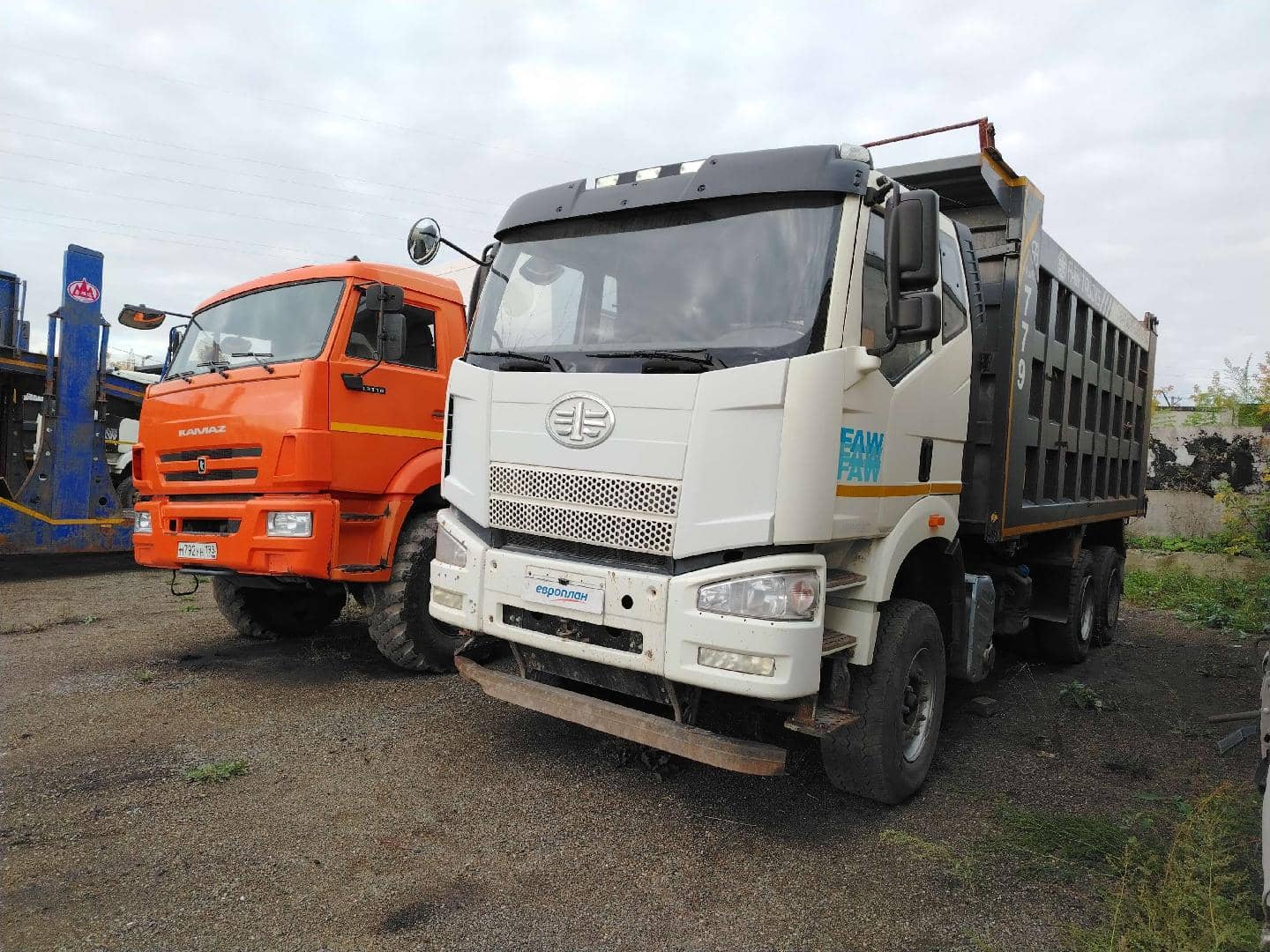 FAW CA3250P66K24T1E5 6х4,  146 429 км, 2022 года в лизинг