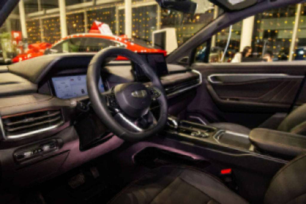 Geely Okavango Flagship 2.0T 7DCT 2WD