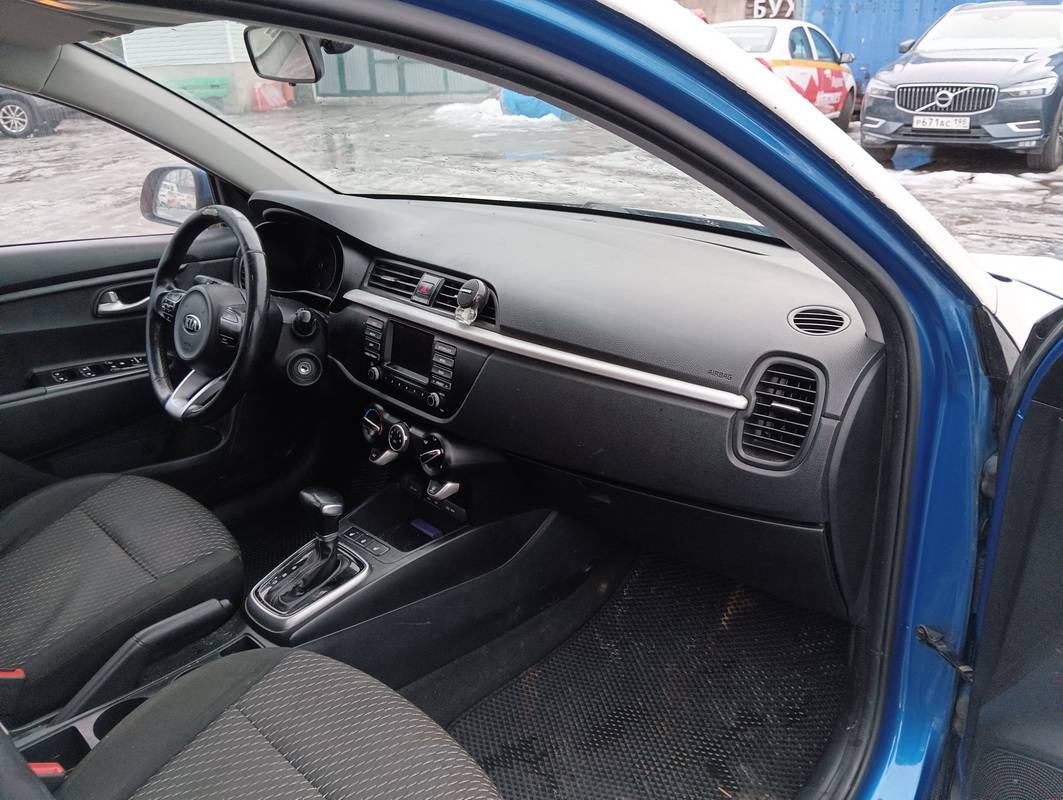 KIA Rio X-Line,  259 991 км, 2019 года в лизинг