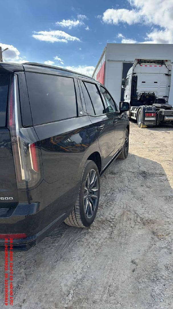 Cadillac Escalade,  42 552 км, 2023 года в лизинг