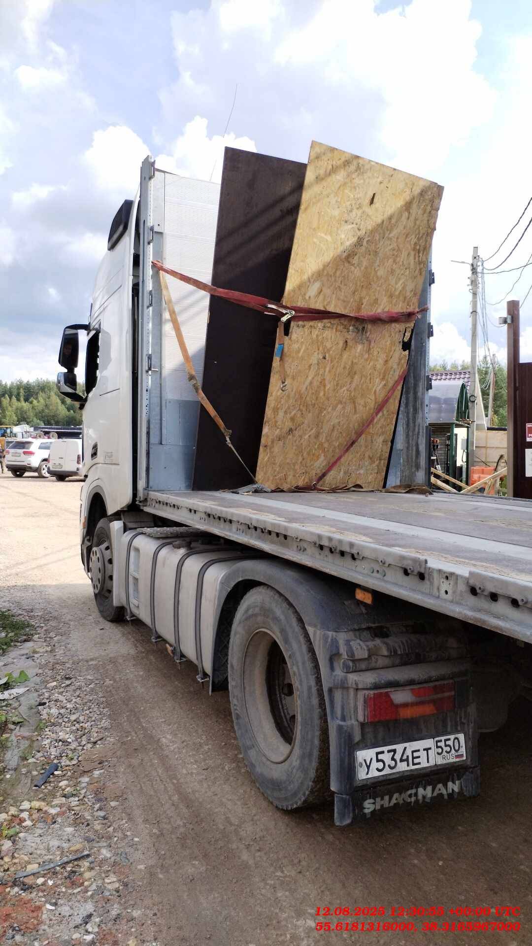 Shacman SX4188YY381,  295 138 км, 2023 года в лизинг