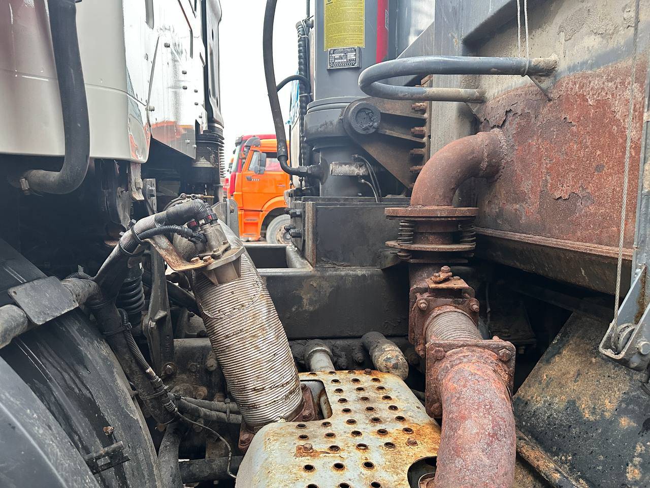 FAW CA3311P66K24T4E5 8х4,  71 643 км, 2023 года в лизинг