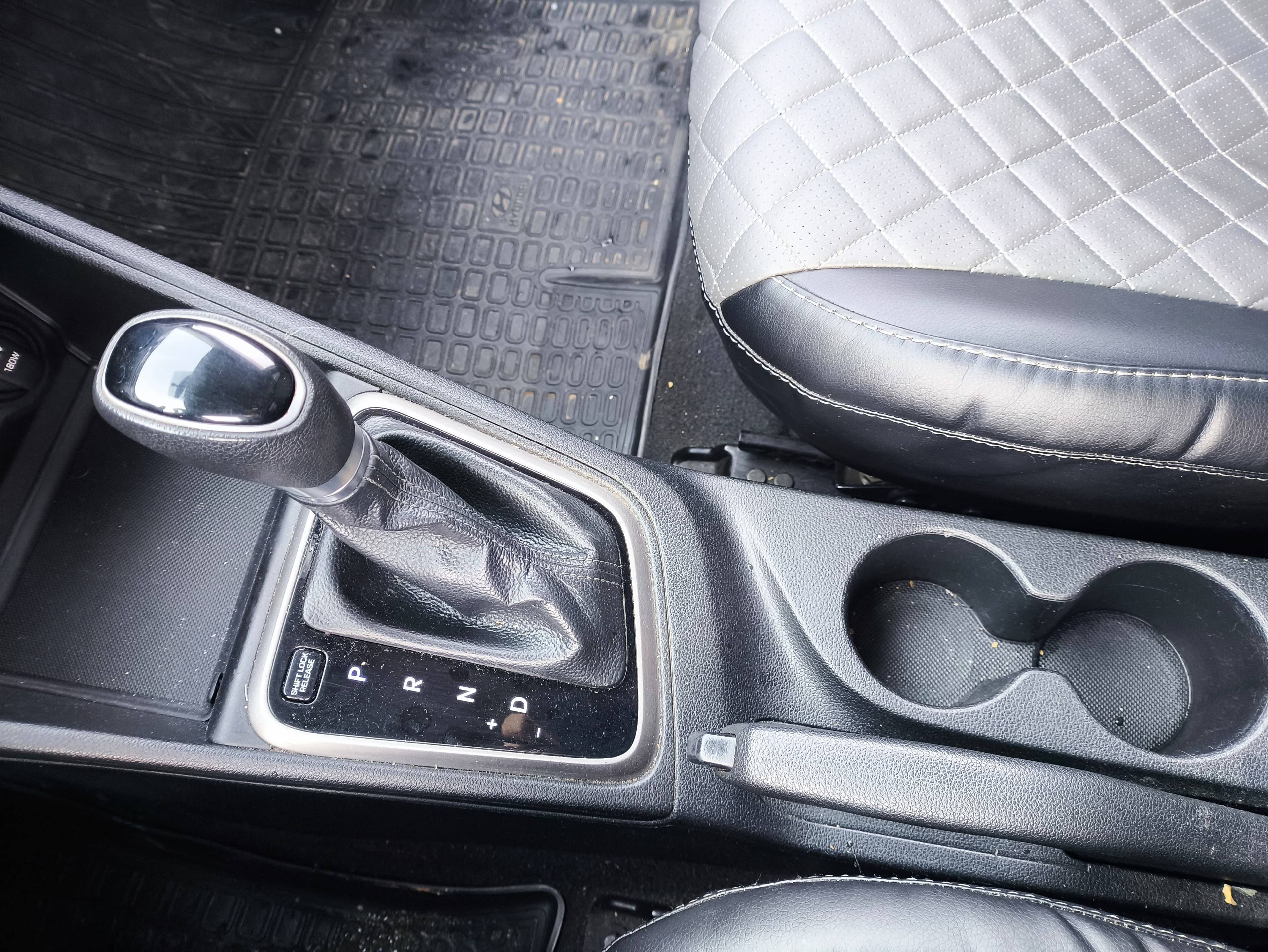 Hyundai Solaris,  296 313 км, 2018 года в лизинг