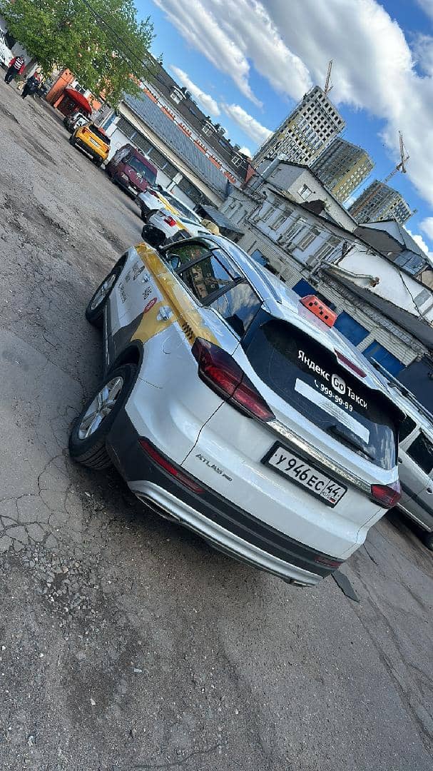 Geely Atlas Pro,  158 553 км, 2023 года в лизинг