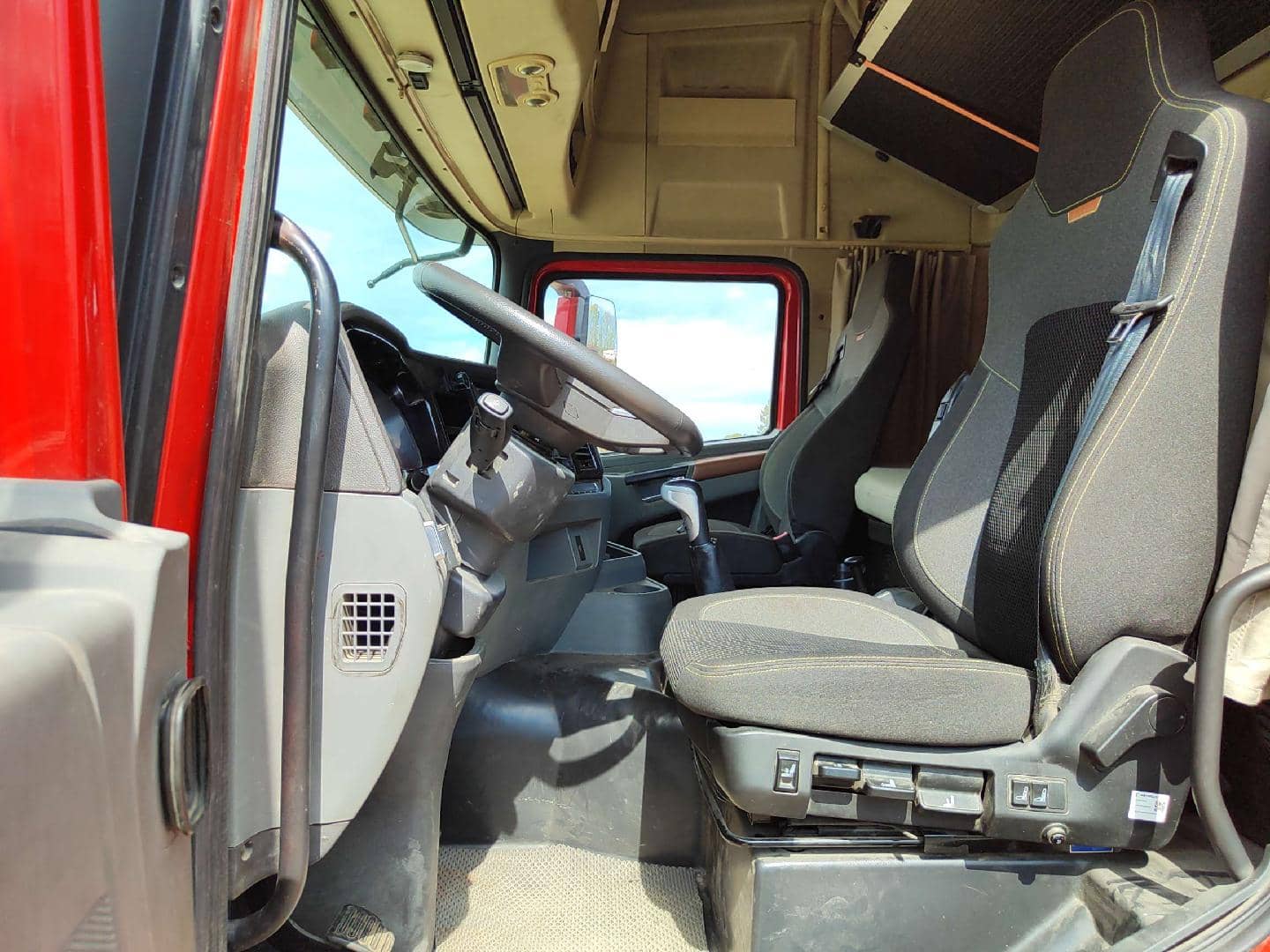 Shacman SX42584V324,  161 857 км, 2023 года в лизинг