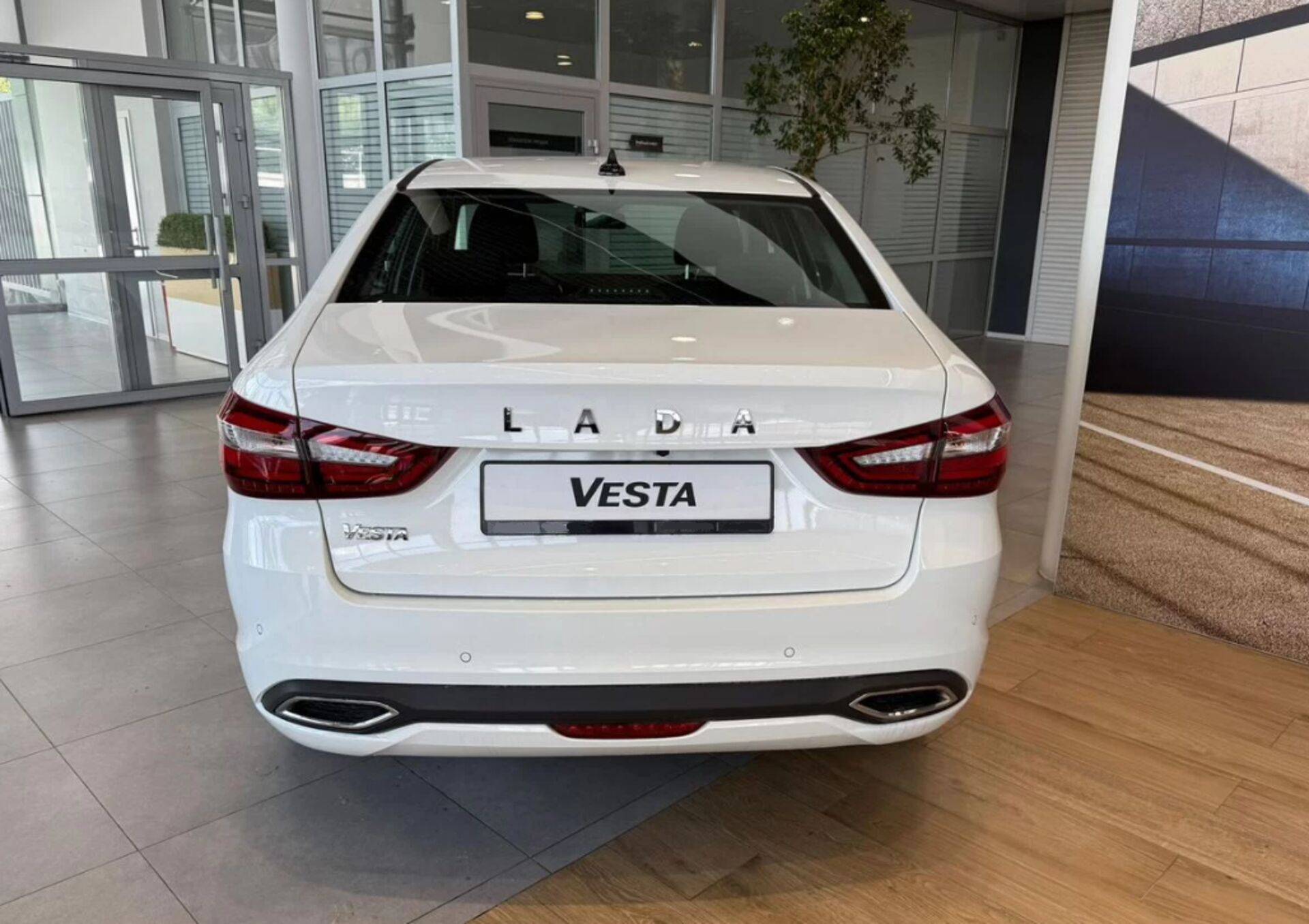 Lada Vesta седан Enjoy 24 1.8 122hp AT