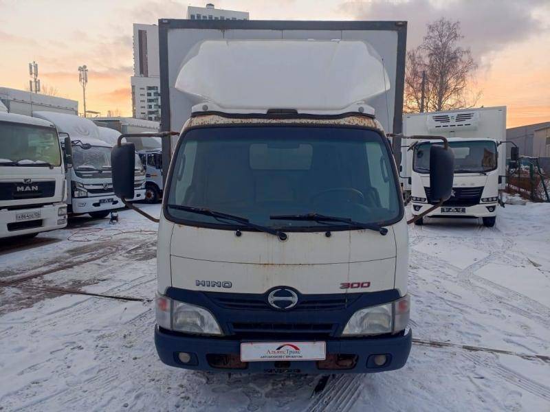 Hino 300 (3.5т)