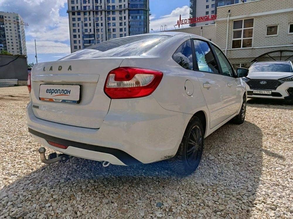 Lada Granta лифтбек,  117 033 км, 2023 года в лизинг