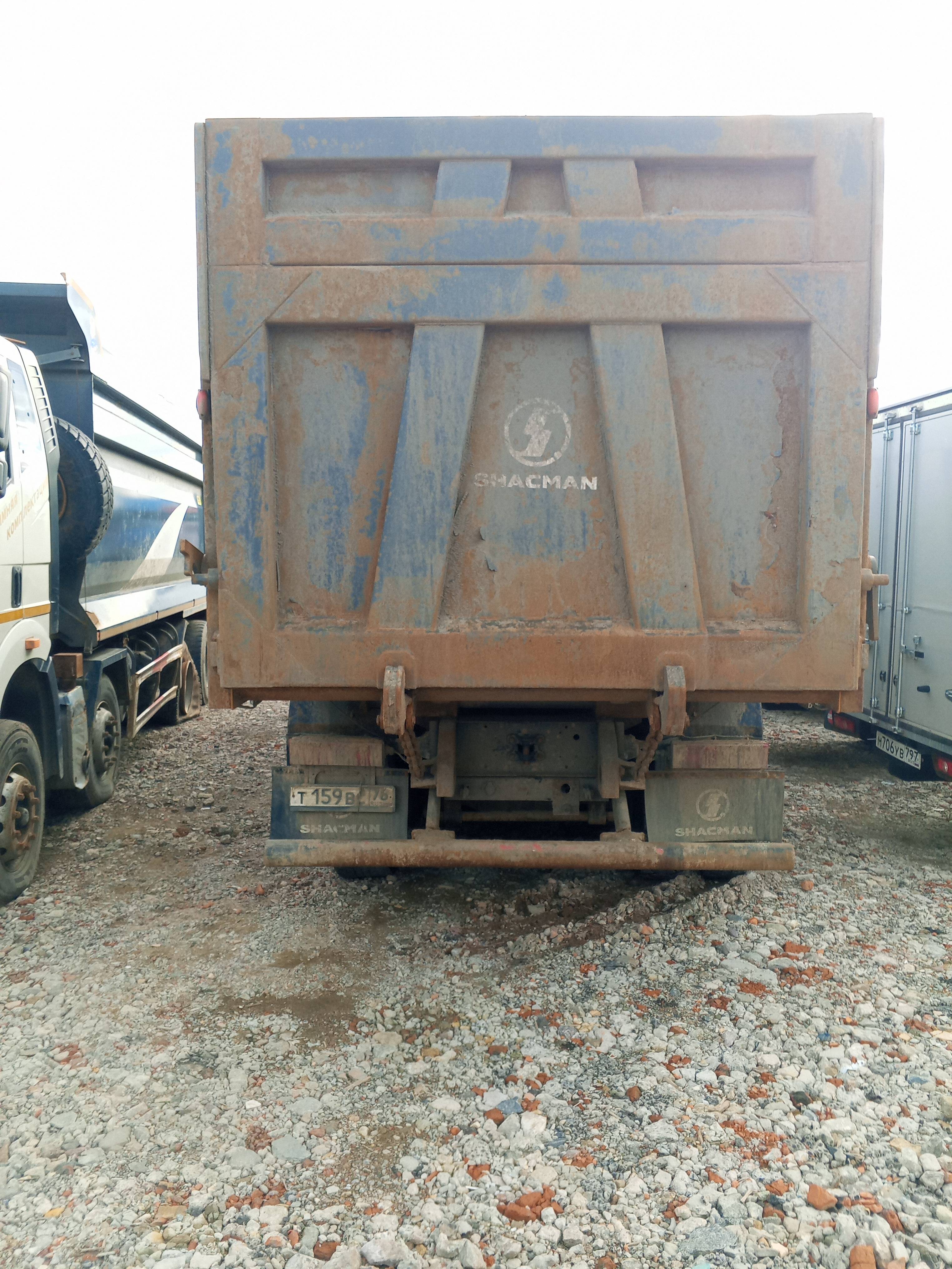 Shacman SX33186W366C,  128 683 км, 2023 года