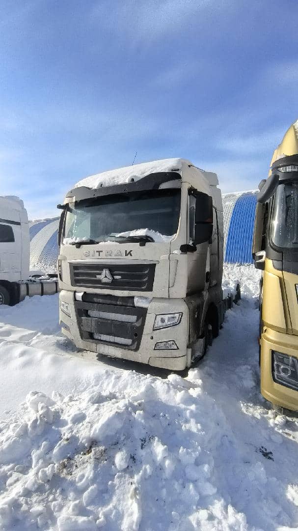 Sitrak C7H 4x2 ZZ4186V361HE,  365 000 км, 2022 года
