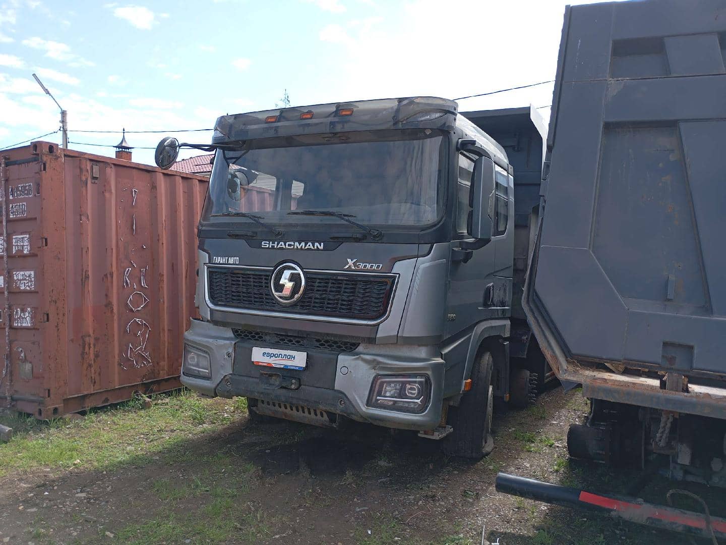 Shacman SX331863366 (скальный кузов)