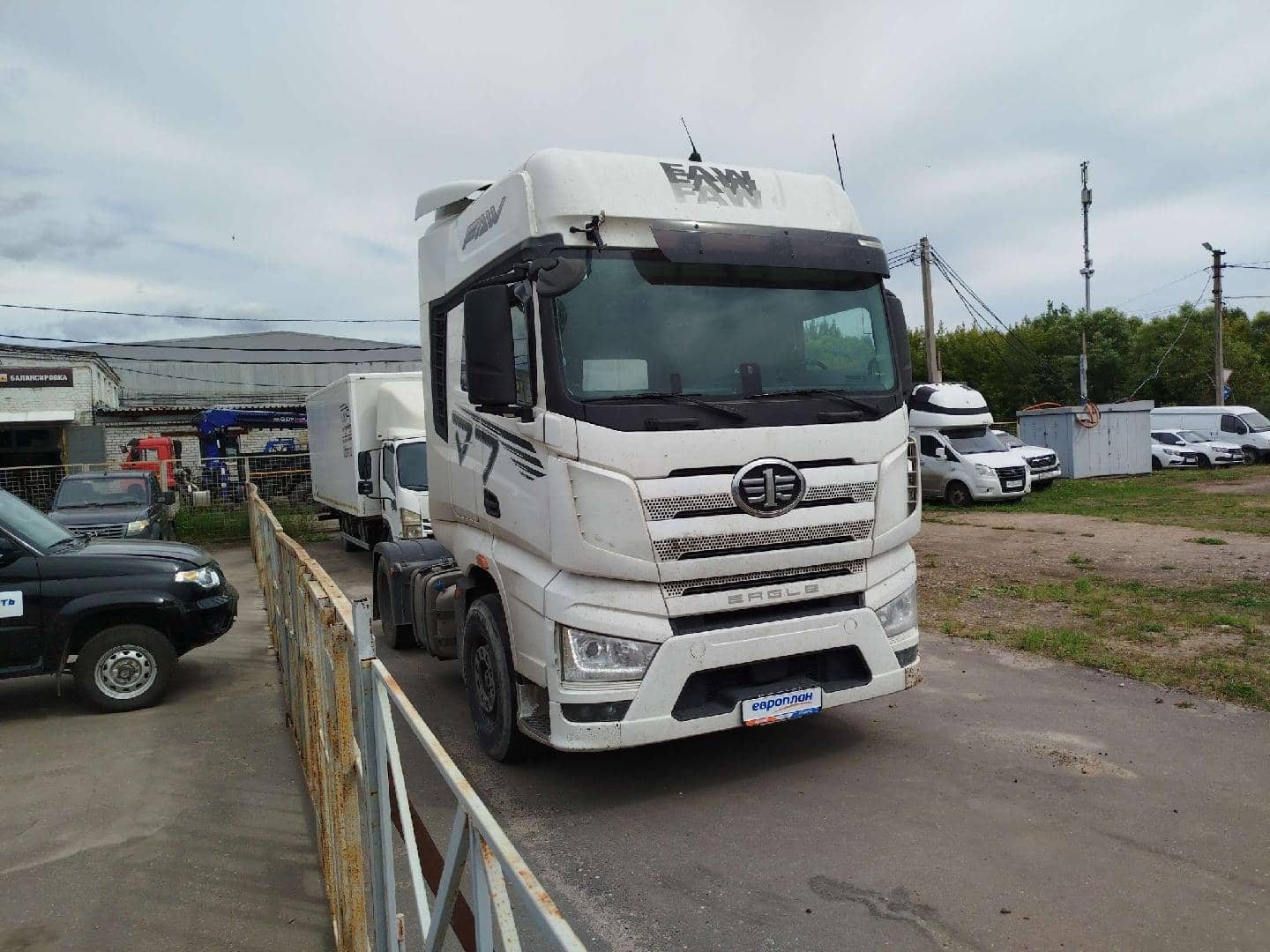 FAW CA4180P77K25E5 4x2,  420 131 км, 2023 года в лизинг