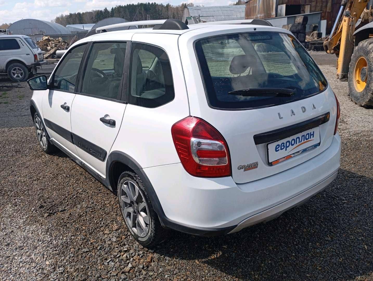 Lada Granta Кросс,  136 206 км, 2023 года в лизинг