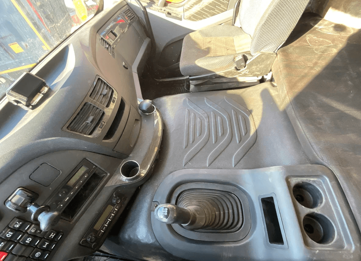 FAW CA3310P66K24T4E5 8х4,  100 140 км, 2021 года в лизинг