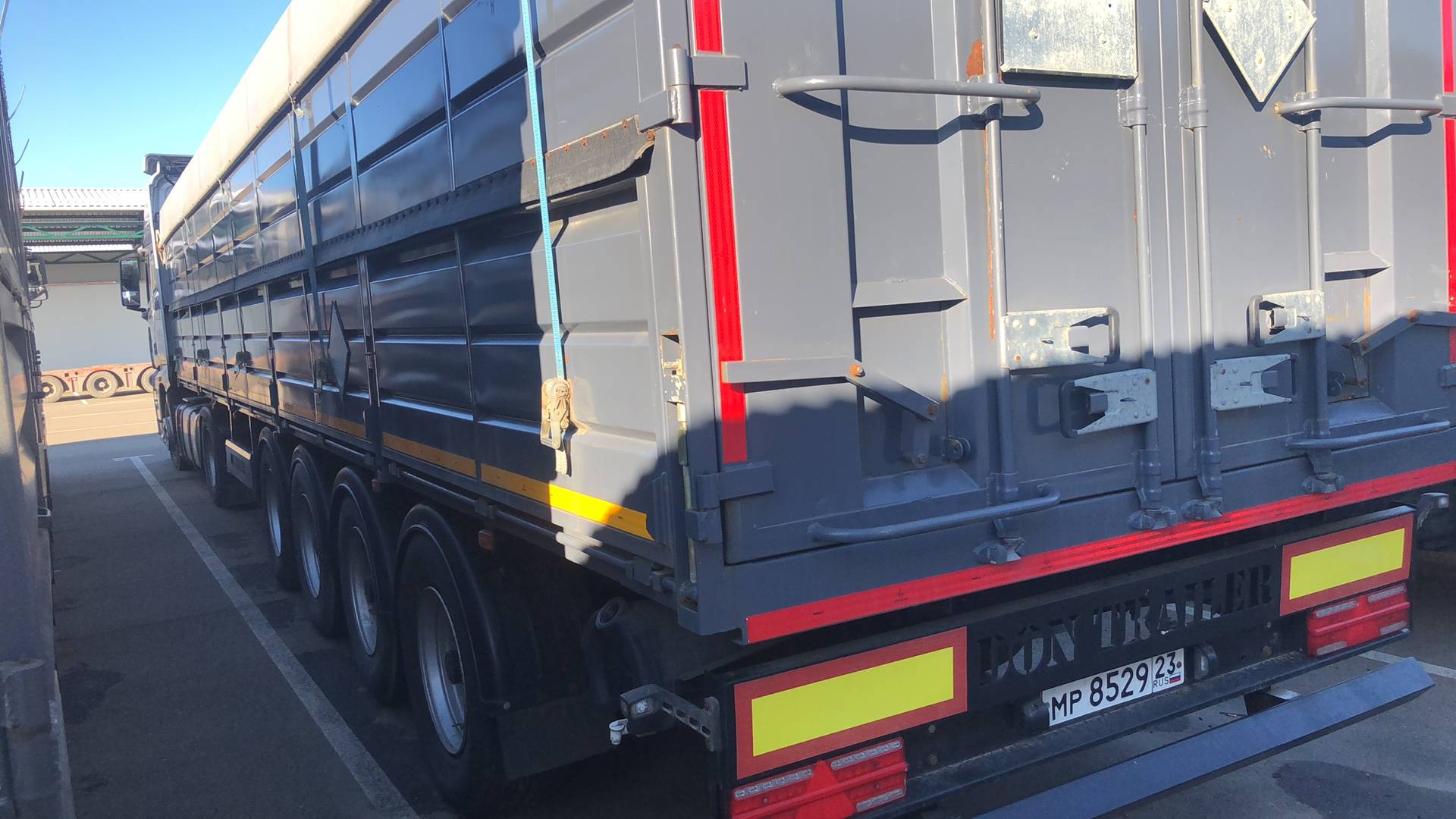 Донтрейлер 864955-2, 2023 года в лизинг