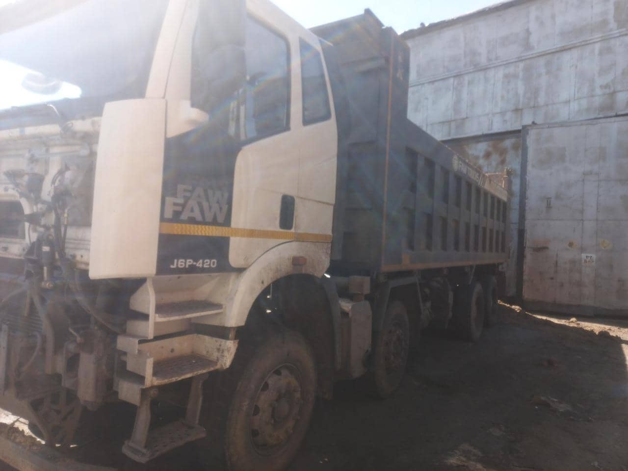 FAW CA3310P66K24T4E5 8х4,  71 873 км, 2022 года