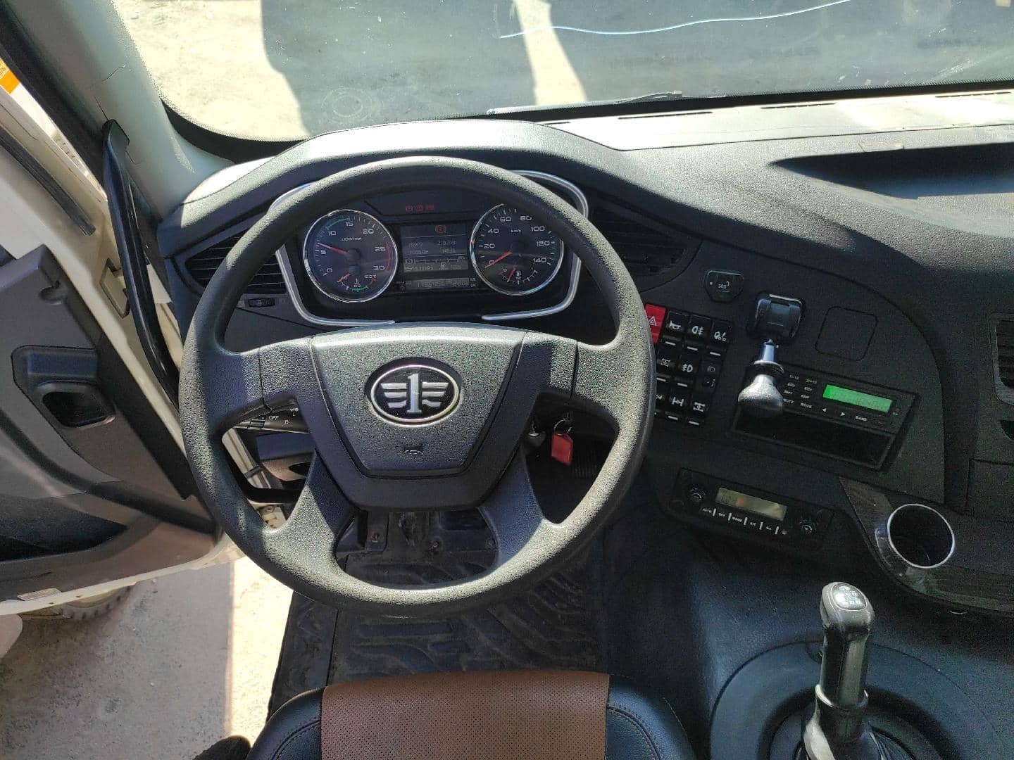 FAW CA3250P66K24L1TE5 6x6,  113 645 км, 2023 года в лизинг