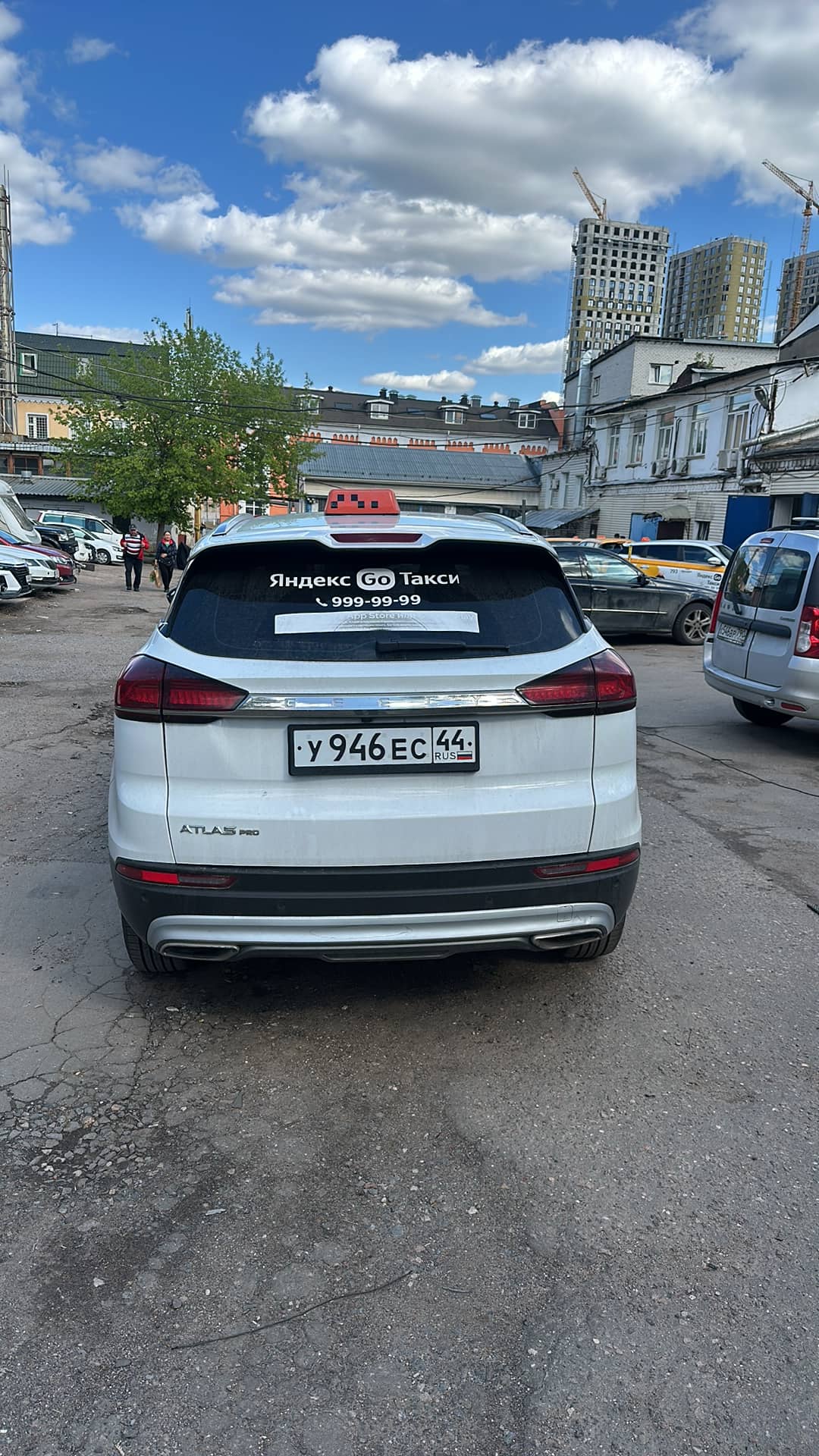 Geely Atlas Pro,  158 553 км, 2023 года в лизинг