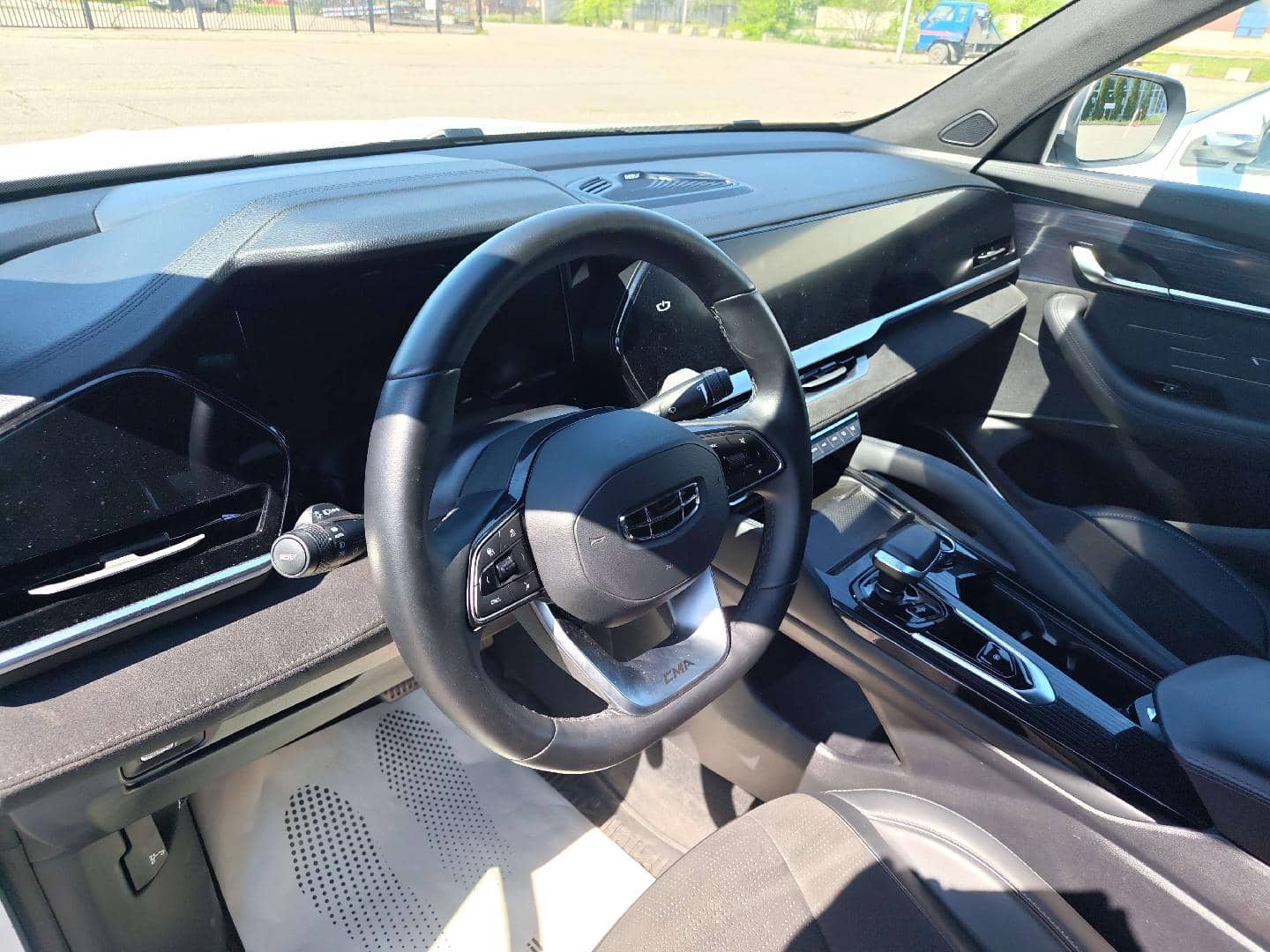 Geely Monjaro,  84 616 км, 2024 года в лизинг