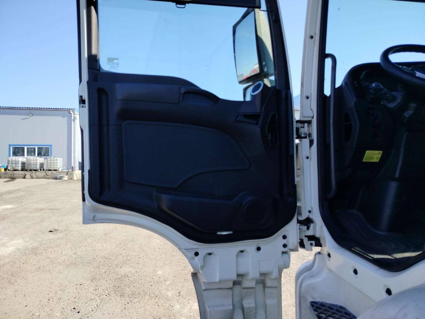 Sitrak ZZ1316V553HE1,  250 000 км, 2024 года в лизинг