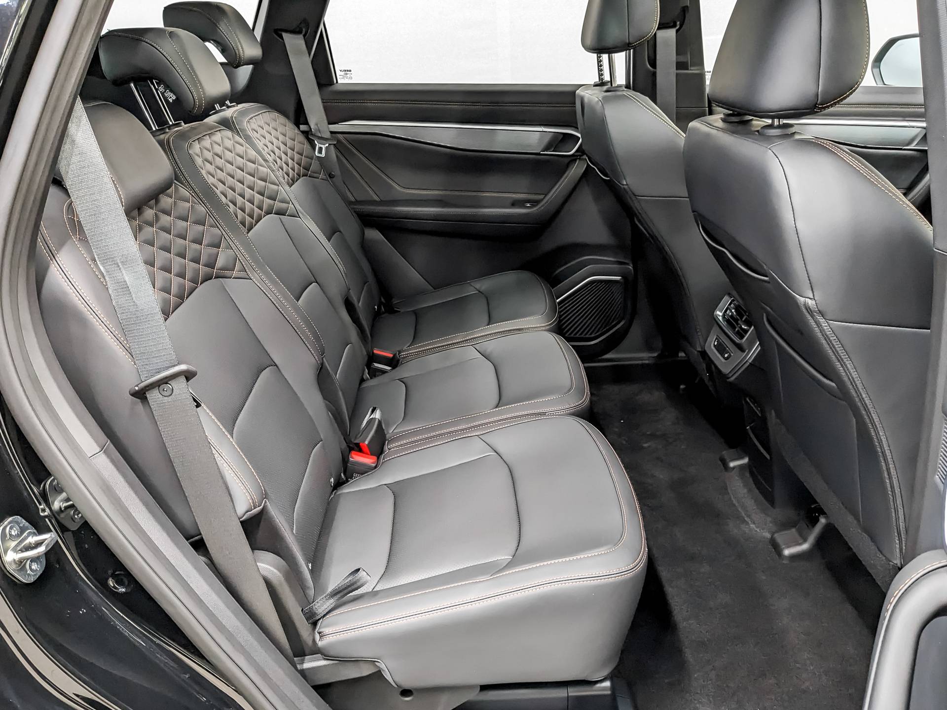 Geely Okavango Flagship 2.0T 7DCT 2WD