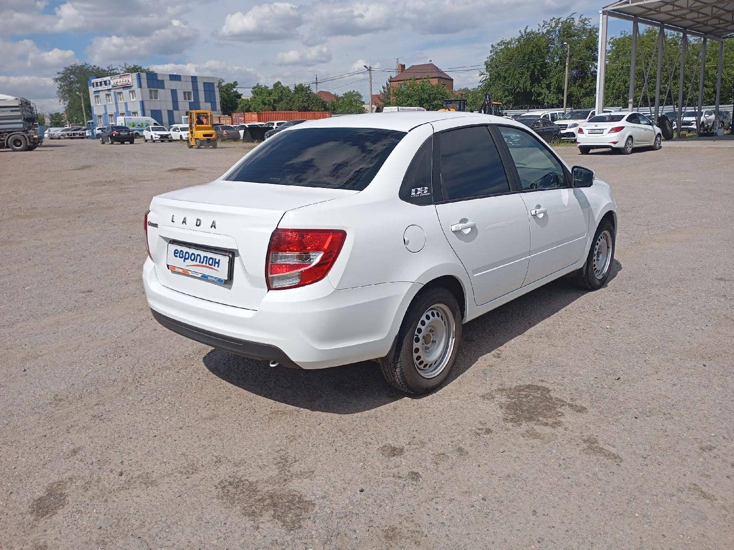 Lada Granta седан,  49 967 км, 2024 года в лизинг