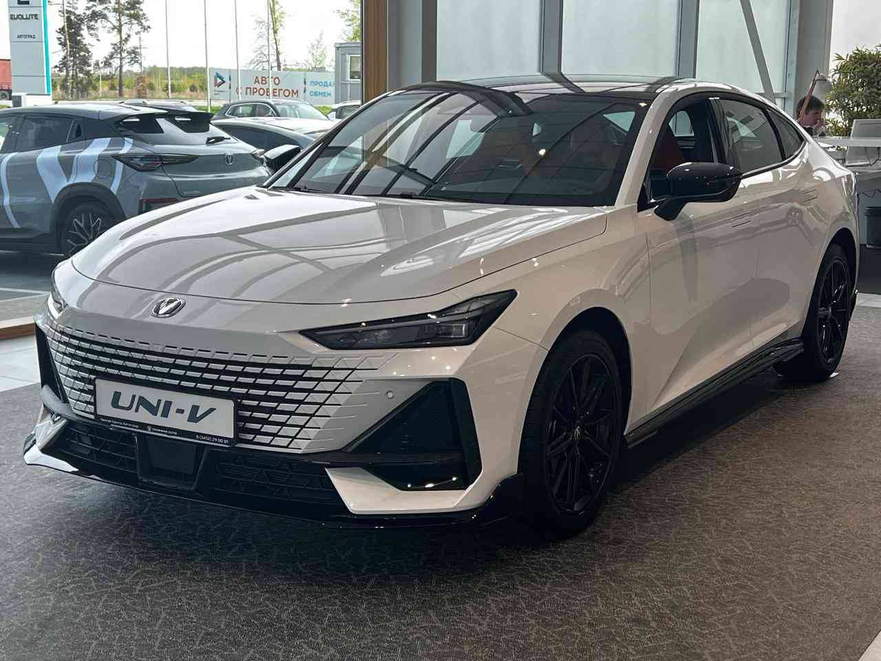 Changan Uni-V LX 1.5T 7DCT