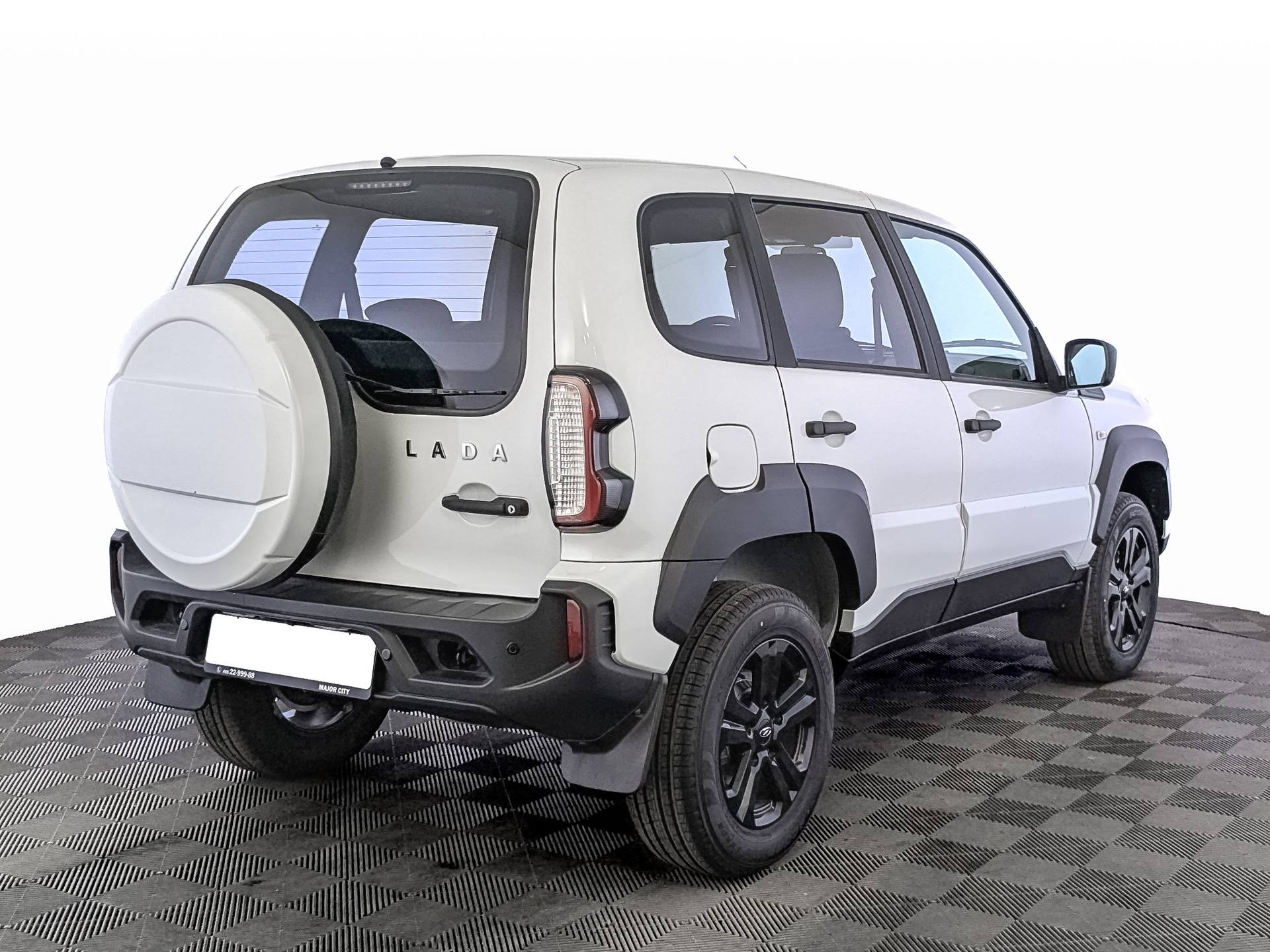 Lada Niva Travel BLACK 24 MMS IVI 1.7 80hp 5MT
