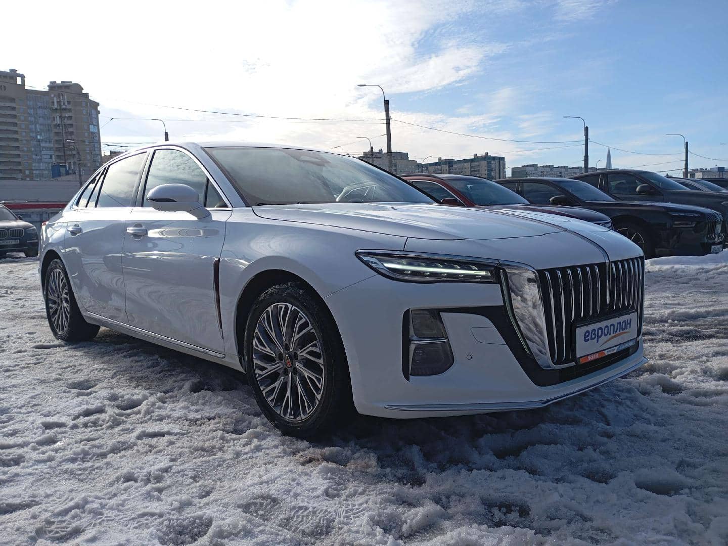 Hongqi H5,  162 370 км, 2023 года в лизинг
